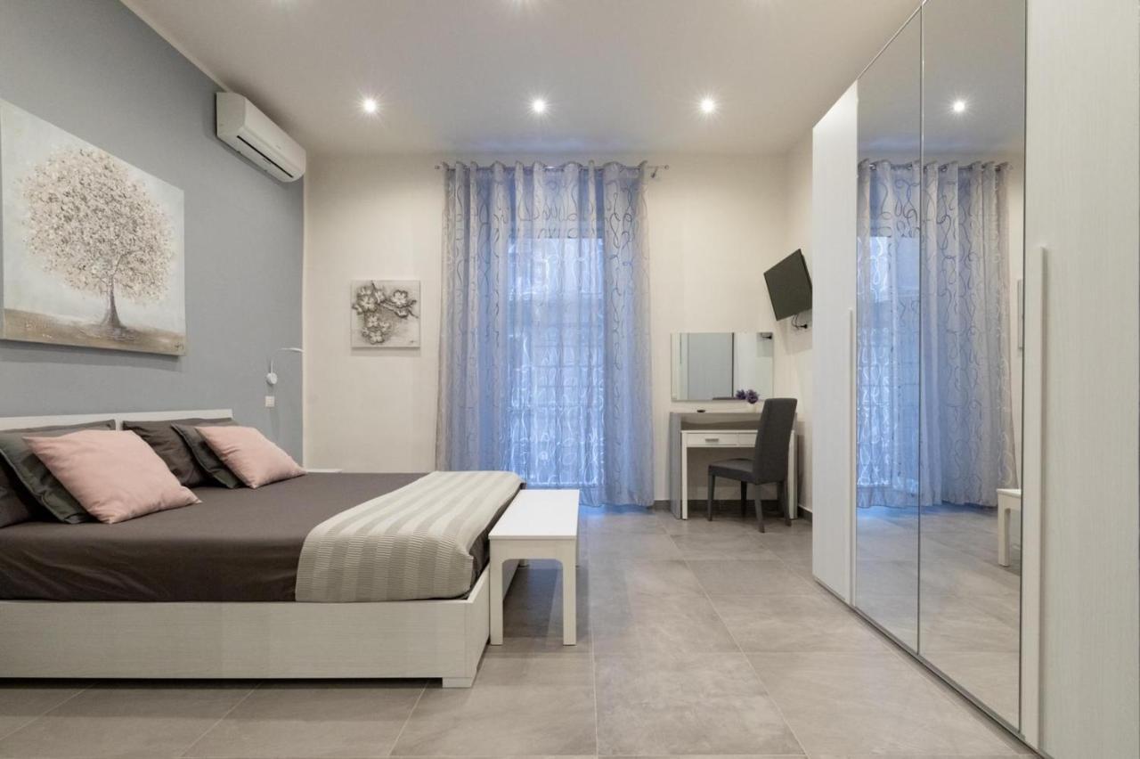 Dante Square Apartment Наполи Екстериор снимка