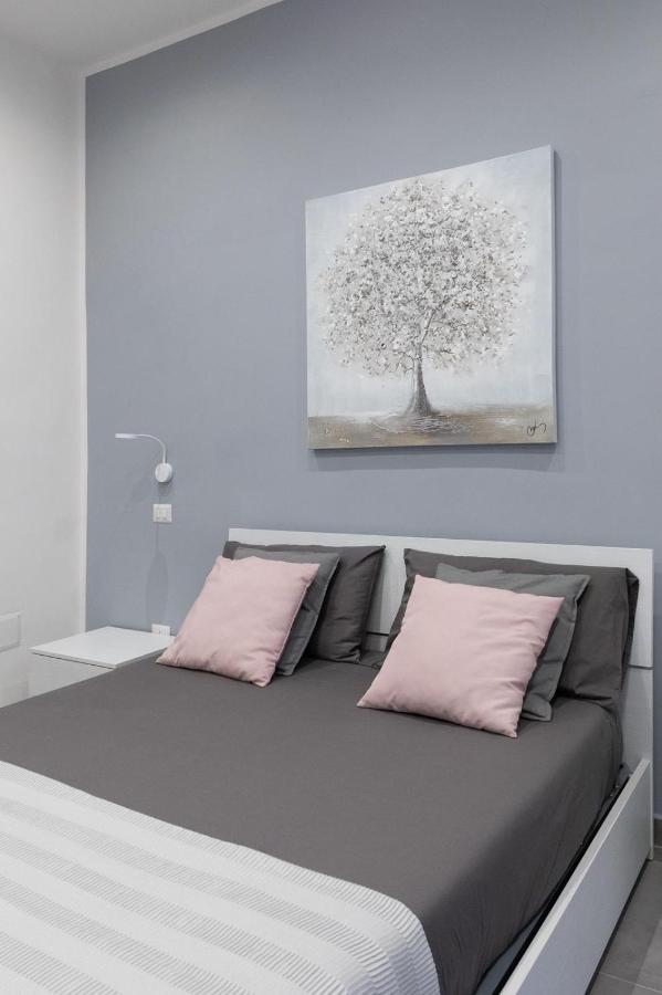 Dante Square Apartment Наполи Екстериор снимка