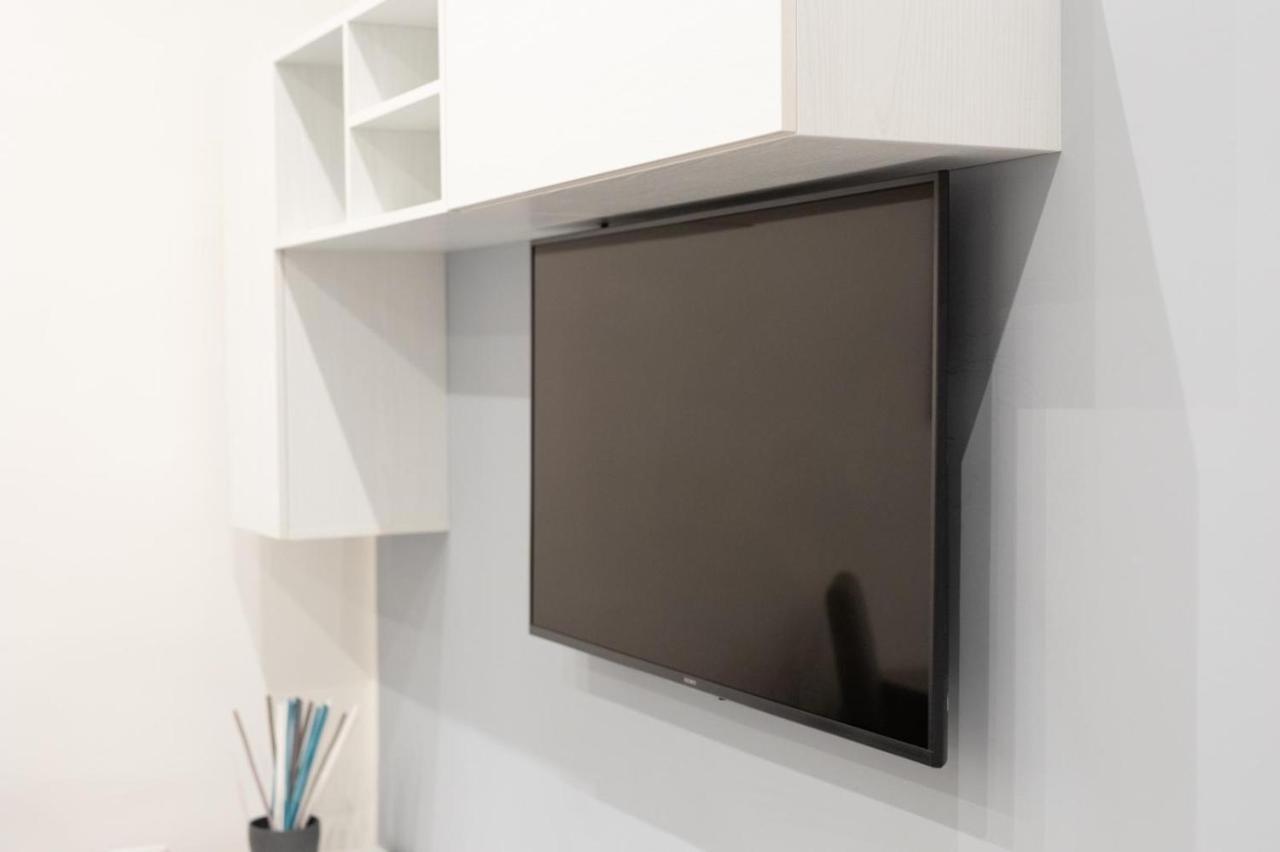 Dante Square Apartment Наполи Екстериор снимка